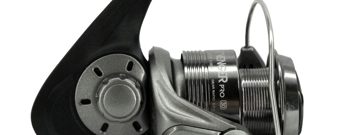 PŘÍTAČKA REVENGER PRO - Okuma Revenger Pro spinning reel - vícediskový olejovaný systém brzdění - obrobený hliník a anodizovaná cívka - pevná hliníková rukojeť PŘÍTAČKA REVENGER PRO - Okuma Revenger Pro spinning reel - vícediskový olejovaný systém brzdění - obrobený hliník a anodizovaná cívka - pevná hliníková rukojeť